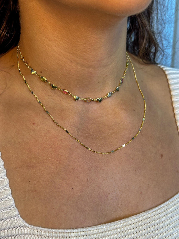 CHOKER PEDRAS COLORIDAS E CORAÇÃO DOURADO